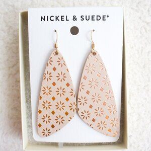 *Nickel & Suede* Never Released Canyon Coral Evies in Gold - NEW!